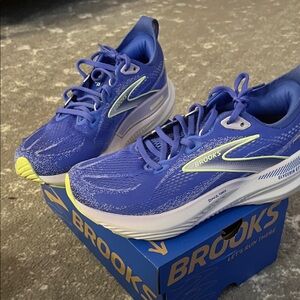 Brooks Periwinkle Running Shoes with Neon Yellow Accents
